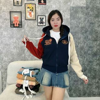 Áo khoác kiểu raplag sọc tay thêu 08 nỉ XK dày mịn tay xỏ ngón Áo khoác kiểu raplag sọc tay thêu 08 nỉ XK dày mịn tay xỏ ngón