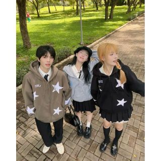 ÁO KHOÁC IN NGÔI SAO hot trend form rộng cánh dơi freeisze dưới 70kg, nón 2 lớp vải chính dây rút nón có chằn ÁO KHOÁC IN NGÔI SAO hot trend form rộng cánh dơi freeisze dưới 70kg, nón 2 lớp vải chính dây rút nón có chằn