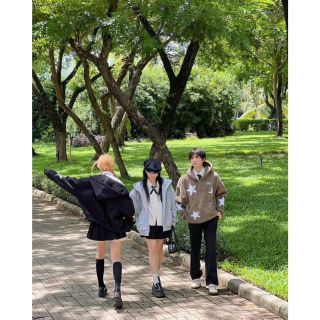 ÁO KHOÁC IN NGÔI SAO hot trend form rộng cánh dơi freeisze dưới 70kg, nón 2 lớp vải chính dây rút nón có chằn ÁO KHOÁC IN NGÔI SAO hot trend form rộng cánh dơi freeisze dưới 70kg, nón 2 lớp vải chính dây rút nón có chằn