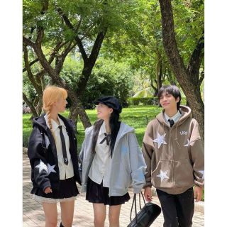 ÁO KHOÁC IN NGÔI SAO hot trend form rộng cánh dơi freeisze dưới 70kg, nón 2 lớp vải chính dây rút nón có chằn ÁO KHOÁC IN NGÔI SAO hot trend form rộng cánh dơi freeisze dưới 70kg, nón 2 lớp vải chính dây rút nón có chằn