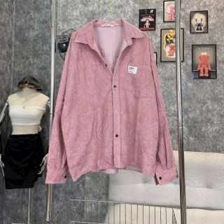 Áo khoác sơ mi nhung logo thêu mặt số túi ngực . Áo khoác sơ mi nhung logo thêu mặt số túi ngực .