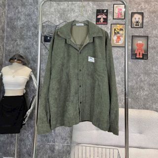 Áo khoác sơ mi nhung logo thêu mặt số túi ngực . Áo khoác sơ mi nhung logo thêu mặt số túi ngực .