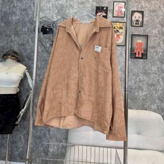 Áo khoác sơ mi nhung logo thêu mặt số túi ngực . Áo khoác sơ mi nhung logo thêu mặt số túi ngực .