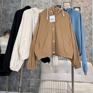 Áo khoác da lộn 1 lớp ,form 65kg.có dây rút lai. Áo khoác da lộn 1 lớp ,form 65kg.có dây rút lai.