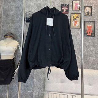 Áo khoác da lộn 1 lớp ,form 65kg.có dây rút lai. Áo khoác da lộn 1 lớp ,form 65kg.có dây rút lai.