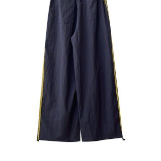 QUẦN ỐNG rộng , Form dưới 65kg Chất vải : dù nhăn QUẦN ỐNG rộng , Form dưới 65kg Chất vải : dù nhăn