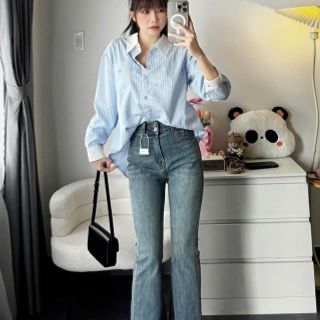 ÁO SƠ MI SỌC CỘT TÀ CHÉO Chất vải , Kate sọc Form dưới 52 kí ÁO SƠ MI SỌC CỘT TÀ CHÉO Chất vải , Kate sọc Form dưới 52 kí