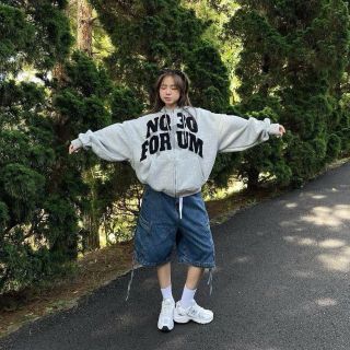 Áo khoác hoodie zip thêu nq3oforum và ngôi sao form rộng freesize dưới 70kg Áo khoác hoodie zip thêu nq3oforum và ngôi sao form rộng freesize dưới 70kg