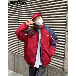 Áo khoác dù phối màu ,logo thêu. Chất dù xịn 2 lớp , có 2 size l và xl , thun lai . Áo khoác dù phối màu ,logo thêu. Chất dù xịn 2 lớp , có 2 size l và xl , thun lai .