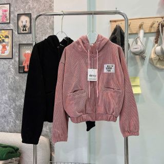 Áo khoác dáng lửng chất nhung gân thêu chữ All Good Fun Áo khoác dáng lửng chất nhung gân thêu chữ All Good Fun