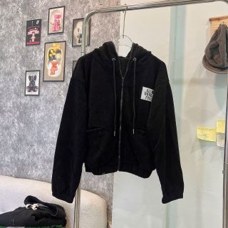 Áo khoác dáng lửng chất nhung gân thêu chữ All Good Fun Áo khoác dáng lửng chất nhung gân thêu chữ All Good Fun