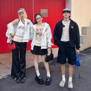 Áo khoác in chữ Whose 77 chất nỉ mềm mịn .