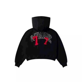 Áo khoác in chữ Whose 77 chất nỉ mềm mịn .