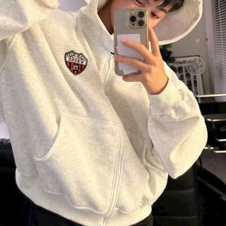 Áo khoác in chữ Whose 77 chất nỉ mềm mịn .