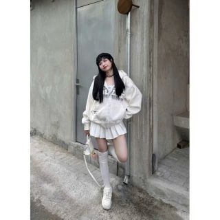 Áo khoác in nổi MILLON DOLLAR form BOXY chất nỉ bông dày hàng xịn bán Áo khoác in nổi MILLON DOLLAR form BOXY chất nỉ bông dày hàng xịn bán