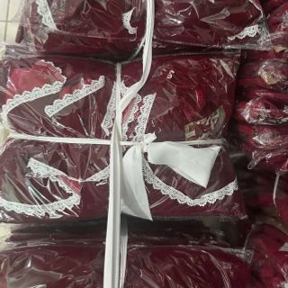 Đầm Nhung đỏ Xoè trễ vai cực đẹp..