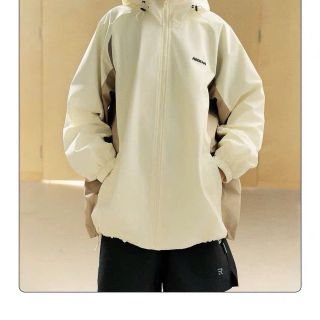 Áo khoác dù in chữ REDCHA form rộng, có túi trong Áo khoác dù in chữ REDCHA form rộng, có túi trong