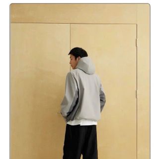 Áo khoác dù in chữ REDCHA form rộng, có túi trong Áo khoác dù in chữ REDCHA form rộng, có túi trong