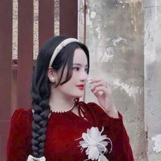 áo dài đỏ cách tân cổ yếm đính cườm xinh xắn .. áo dài đỏ cách tân cổ yếm đính cườm xinh xắn ..