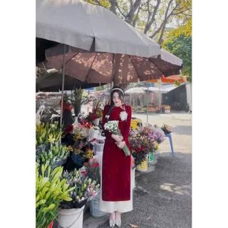 áo dài đỏ cách tân cổ yếm đính cườm xinh xắn .. áo dài đỏ cách tân cổ yếm đính cườm xinh xắn ..