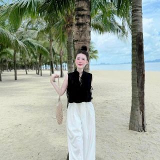 Set bộ thời trang nữ chất đũi vân mây áo tay sát nách cổ sơ mi mix quần ống rộng thiết kế sang trọng Set bộ thời trang nữ chất đũi vân mây áo tay sát nách cổ sơ mi mix quần ống rộng thiết kế sang trọng