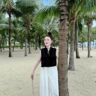 Set bộ thời trang nữ chất đũi vân mây áo tay sát nách cổ sơ mi mix quần ống rộng thiết kế sang trọng Set bộ thời trang nữ chất đũi vân mây áo tay sát nách cổ sơ mi mix quần ống rộng thiết kế sang trọng