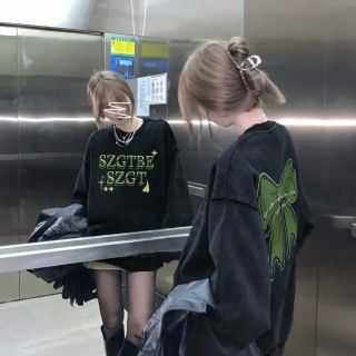 Áo nỉ sweter dáng rộng phong cách thời trang retro Mỹ Áo nỉ sweter dáng rộng phong cách thời trang retro Mỹ