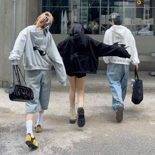 Áo khoác lửng form boxy chất thun nỉ dày mịn kèm túi trong 2 lớp freesize Áo khoác lửng form boxy chất thun nỉ dày mịn kèm túi trong 2 lớp freesize