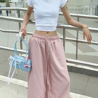 Quần ống rộng có lưng thun , dây luồng mặc thoải mái cho cả nam và nữ Quần ống rộng có lưng thun , dây luồng mặc thoải mái cho cả nam và nữ