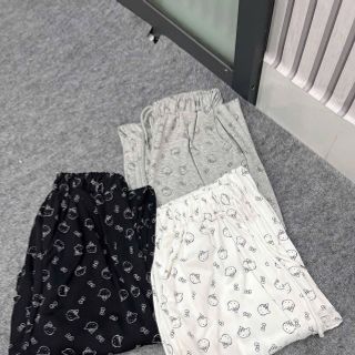 ( Chất vải đẹp ) Quần ống loe chất lem tăm mềm mịn logo in form dưới 65kg ( Chất vải đẹp ) Quần ống loe chất lem tăm mềm mịn logo in form dưới 65kg