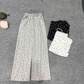 ( Chất vải đẹp ) Quần ống loe chất lem tăm mềm mịn logo in form dưới 65kg ( Chất vải đẹp ) Quần ống loe chất lem tăm mềm mịn logo in form dưới 65kg