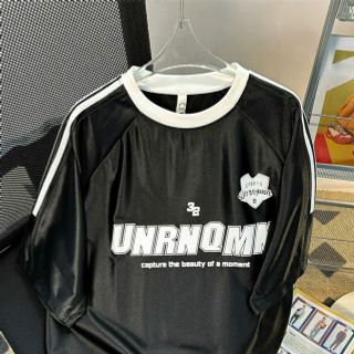 Áo Thun Nam Nữ UNKNOWN Kẻ Sọc Basic Phong Cách Đường Phố,Áo Phông Phối Siêu Đẹp. Áo Thun Nam Nữ UNKNOWN Kẻ Sọc Basic Phong Cách Đường Phố,Áo Phông Phối Siêu Đẹp.