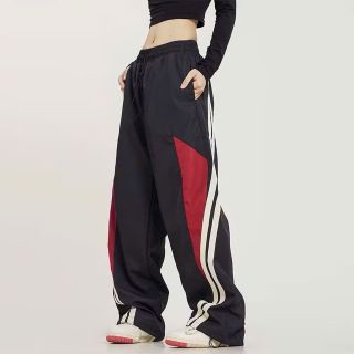Quần Jogger phối Đen Đỏ Dáng Rộng có dây rút lai Thể Thao Cho Nam Nữ Quần Jogger phối Đen Đỏ Dáng Rộng có dây rút lai Thể Thao Cho Nam Nữ