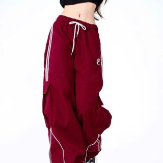 Quần Jogger Nam Nữ, Quần Ống Rộng Unisex Vải Dù Logo Thêu Có Dây Rút Lai,Chạy Chỉ decan 2 Bên Sườn Quần Jogger Nam Nữ, Quần Ống Rộng Unisex Vải Dù Logo Thêu Có Dây Rút Lai,Chạy Chỉ decan 2 Bên Sườn