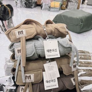 Áo khoác dáng lửng croptop có nón chất nỉ dệt XK dày túi nắp logo M Áo khoác dáng lửng croptop có nón chất nỉ dệt XK dày túi nắp logo M
