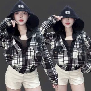 Áo Khoác Sơ Mi Dạ Caro Flannel Phối Nón Thun Gân, Tay Dài, Form Rộng Năng Động, Trẻ Trung Áo Khoác Sơ Mi Dạ Caro Flannel Phối Nón Thun Gân, Tay Dài, Form Rộng Năng Động, Trẻ Trung
