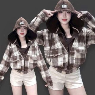 Áo Khoác Sơ Mi Dạ Caro Flannel Phối Nón Thun Gân, Tay Dài, Form Rộng Năng Động, Trẻ Trung Áo Khoác Sơ Mi Dạ Caro Flannel Phối Nón Thun Gân, Tay Dài, Form Rộng Năng Động, Trẻ Trung