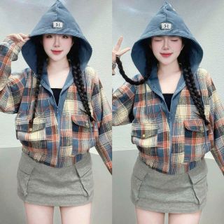 Áo Khoác Sơ Mi Dạ Caro Flannel Phối Nón Thun Gân, Tay Dài, Form Rộng Năng Động, Trẻ Trung Áo Khoác Sơ Mi Dạ Caro Flannel Phối Nón Thun Gân, Tay Dài, Form Rộng Năng Động, Trẻ Trung