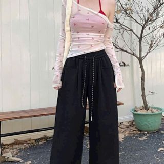 Quần Ống Rộng Cạp Cao Túi Vuông Chất Da Cá Tôn Dáng Thời Trang (2 Size L, XL) Quần Ống Rộng Cạp Cao Túi Vuông Chất Da Cá Tôn Dáng Thời Trang (2 Size L, XL)