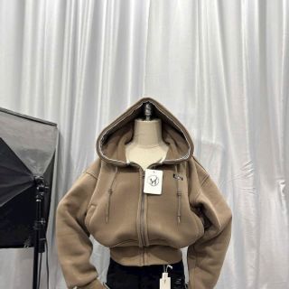 Áo khoác dáng lửng logo thêu Miu nón rộng chạy viền có túi trong chất nỉ bông dày mịn freesize dưới 65kg