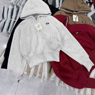 Áo khoác dáng lửng logo thêu Miu nón rộng chạy viền có túi trong chất nỉ bông dày mịn freesize dưới 65kg