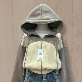 Áo khoác form lửng, dây kéo cao, nón to, phối 2 màu chất nỉ bông dày mịn freesize dưới 60kg