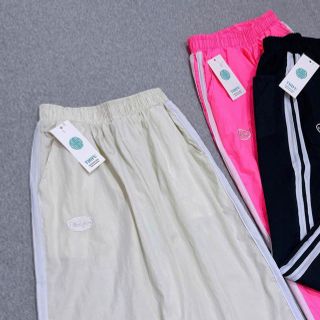 Quần Ống Rộng Dây Rút Lai Chất Dù Nhăn Phối 2 Sọc Logo Thêu Fallhekmes freesize dưới 65kg