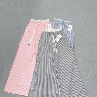 Quần Ống Rộng Nữ Vải Kate Sọc Chỉ Lưng Thun Phối Ren Bèo Dáng Suông Dài Phong Cách Freesize dưới 63kg Quần Ống Rộng Nữ Vải Kate Sọc Chỉ Lưng Thun Phối Ren Bèo Dáng Suông Dài Phong Cách Freesize dưới 63kg