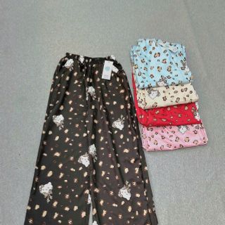 Quần Dài Ống Rộng Họa Tiết Mèo Hello Kitty Phối Da Báo Dễ Thương, Chất Vải Lụa Mềm Mịn Thoáng Thoải Mái Freesize