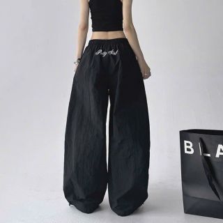 Quần Ống Rộng Trơn Thêu Chữ Phía Sau Chất Dù Nhăn Mịn Mát Freesize Dưới 63kg