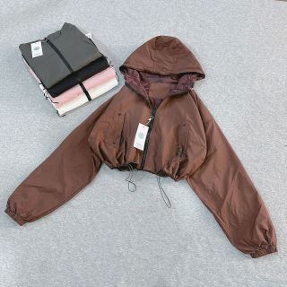 Áo khoác dù nhăn 2 lớp mềm mát có nón ,túi có nẹp và dây kéo, dây rút lai freesize dưới 60kg Áo khoác dù nhăn 2 lớp mềm mát có nón ,túi có nẹp và dây kéo, dây rút lai freesize dưới 60kg