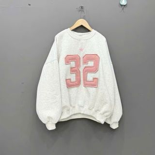 Áo SWEATER thêu nổi số 32 và 59 chất nỉ bông form rộng Freesize 70kg Áo SWEATER thêu nổi số 32 và 59 chất nỉ bông form rộng Freesize 70kg
