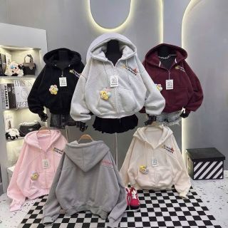 Áo khoác nỉ nữ mũ rộng kèm charm mặt cười độc đáo Áo khoác nỉ nữ mũ rộng kèm charm mặt cười độc đáo