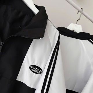 Áo khoác dù phối nam nữ có logo thêu WHATEVER